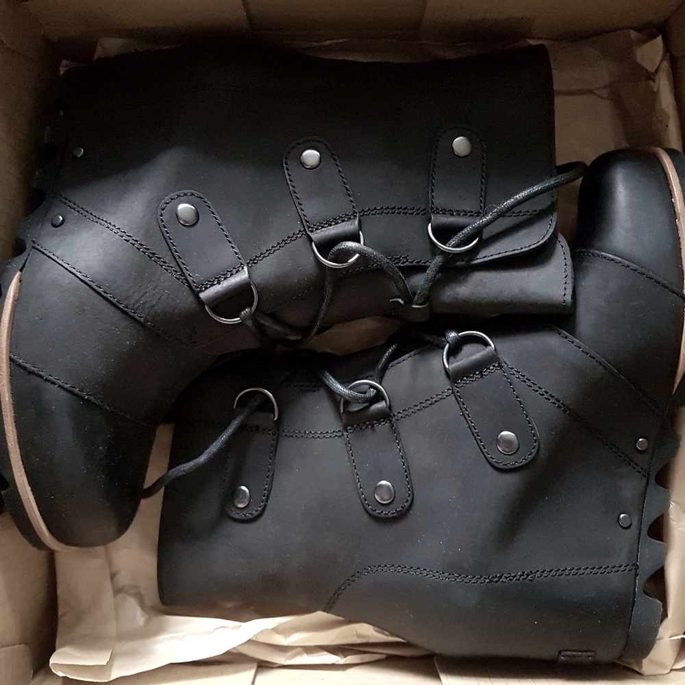 Sorel Joan of Arctic Wedge Boots - BRAND NEW